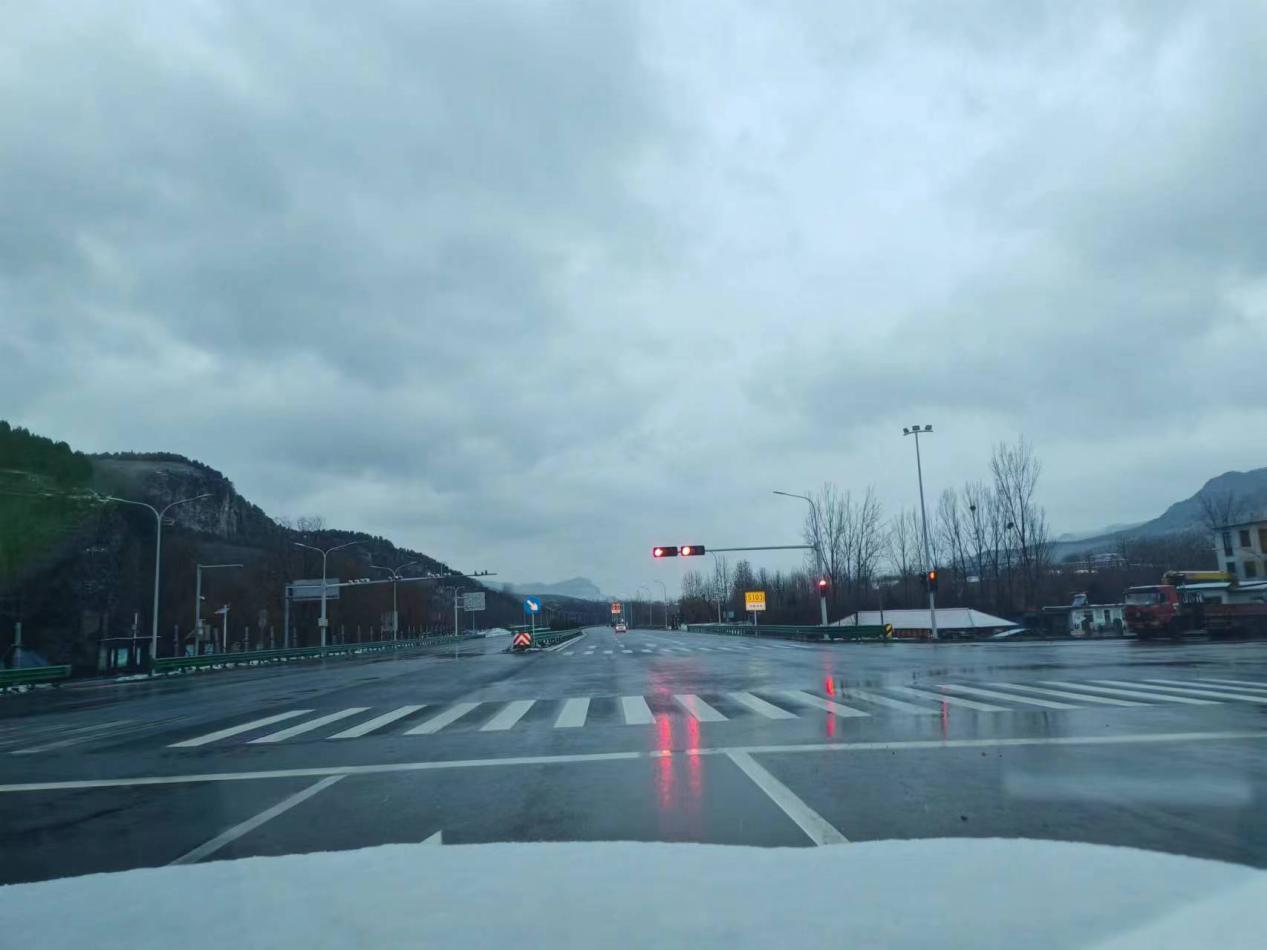 S103濟(jì)棗線市中紅符路口南至濟(jì)南泰安界段旅游公路項目信號燈、電警、監(jiān)控施工